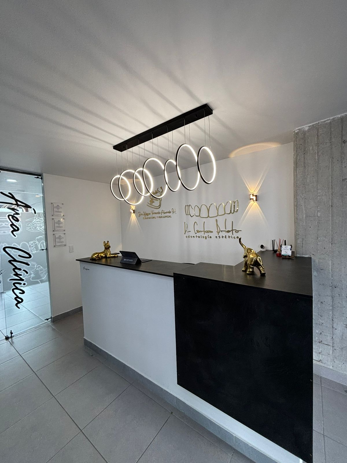 Recepción de Maxilodental Studio